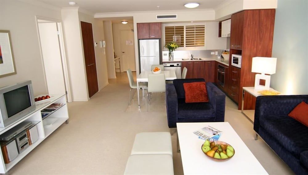 GCA Chevron Renaissance Standard Apartment, 2 Bedrooms, River View 4