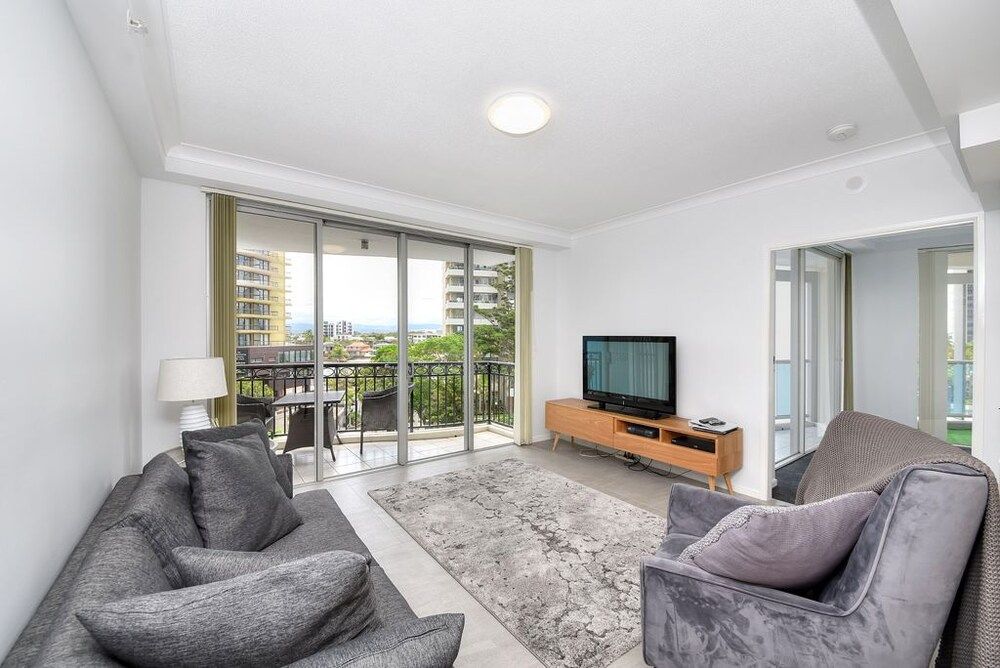 GCA Chevron Renaissance Standard Apartment, 2 Bedrooms, River View 5