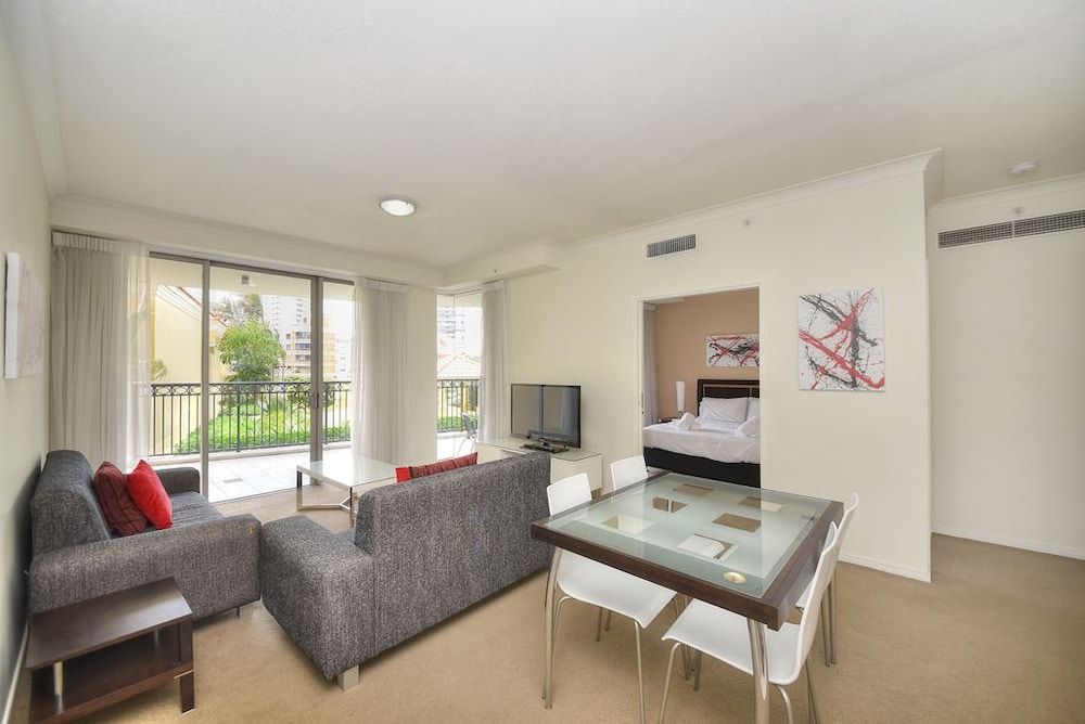 GCA Chevron Renaissance Deluxe Apartment, 1 Bedroom, Courtyard View 6