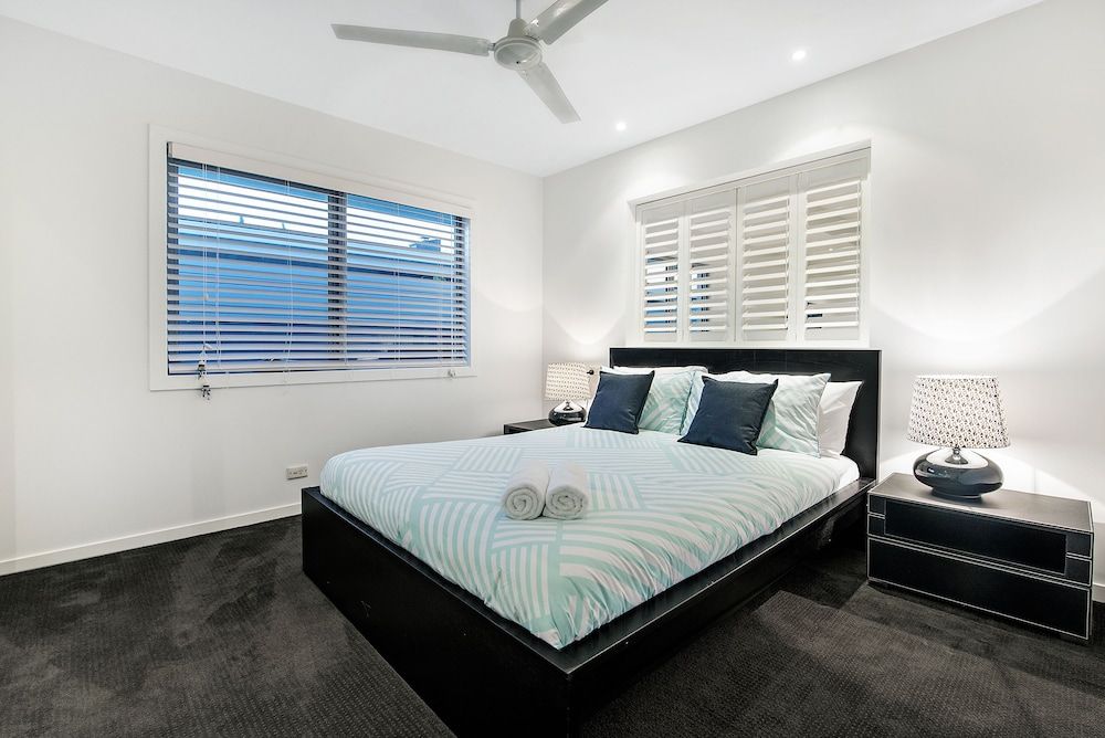 undefined Sunrise Executive 5 Bedroom Home 9