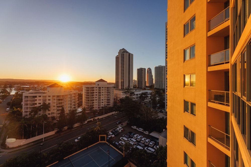 undefined Holiday Holiday Sun City Apartments 8