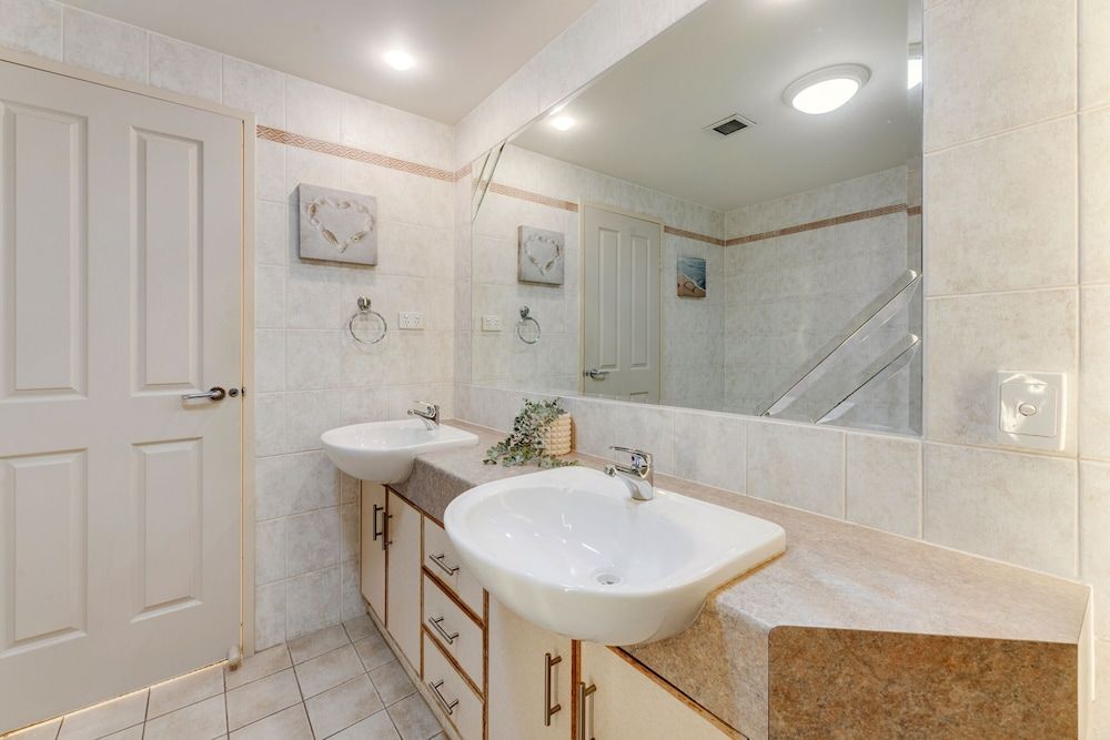 Holiday Holiday Sun City Apartments Apartment, 1 Bedroom, Private Bathroom, City View 9