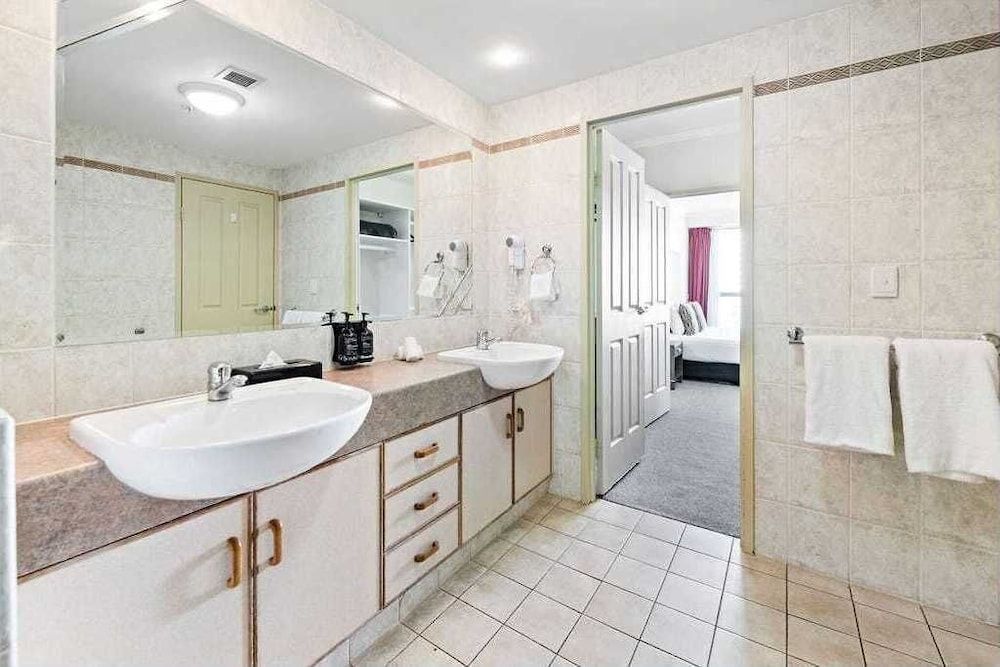 Holiday Holiday Sun City Apartments Apartment, 1 Bedroom, Private Bathroom, Ocean View 4