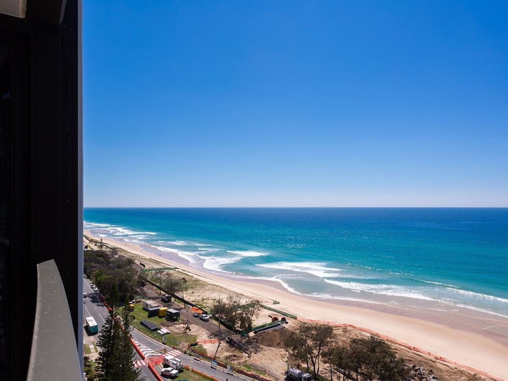 Serain Residences On Surfers Private Apartments Middle Level One Bedroom Apartment with Ocean View 8