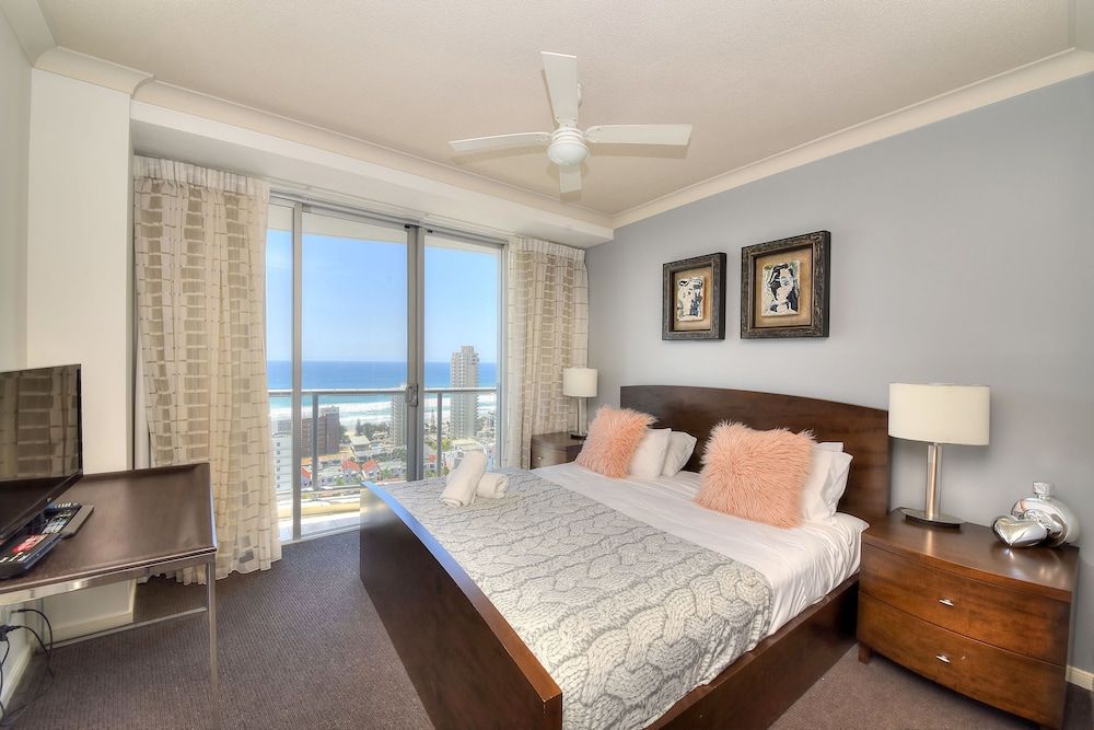 undefined Deluxe Chevron Renaissance