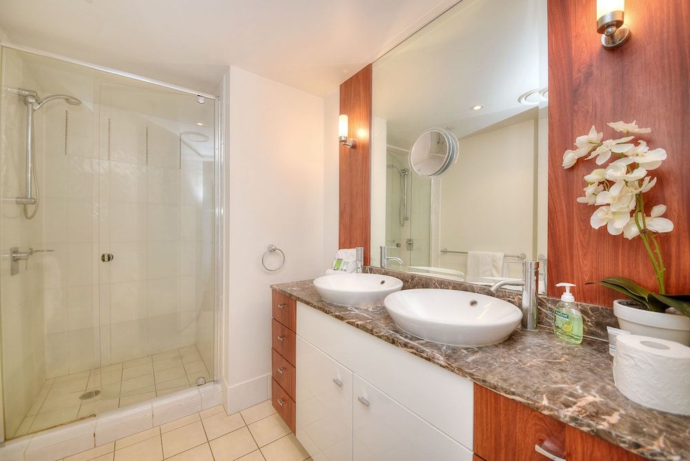 Deluxe Chevron Renaissance Deluxe Apartment, 2 Bedrooms, Accessible, Ocean View 7