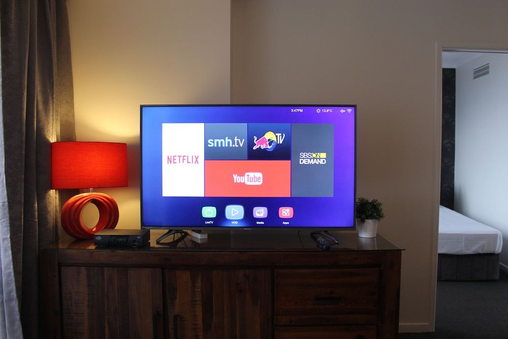 Deluxe Chevron Renaissance Deluxe Apartment, 2 Bedrooms, Accessible, Ocean View 11