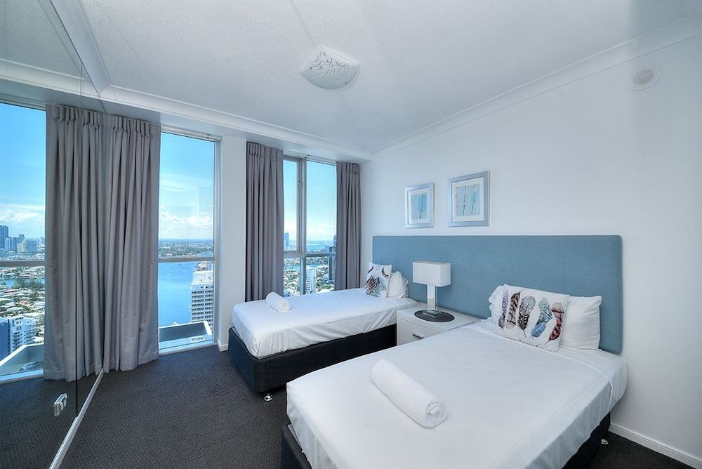 Deluxe Chevron Renaissance Deluxe Apartment, 3 Bedrooms, Accessible, Ocean View 3