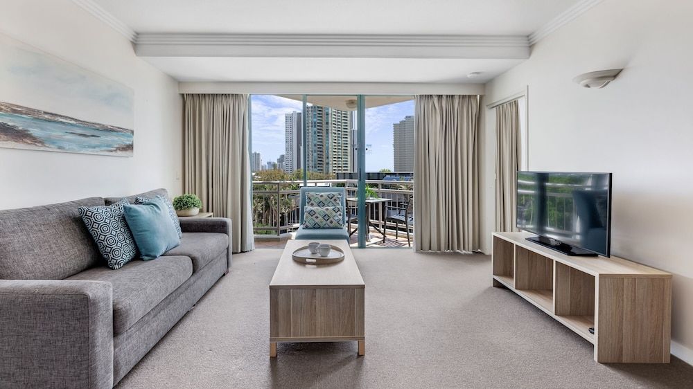 undefined Holiday Holiday Crown Towers 8