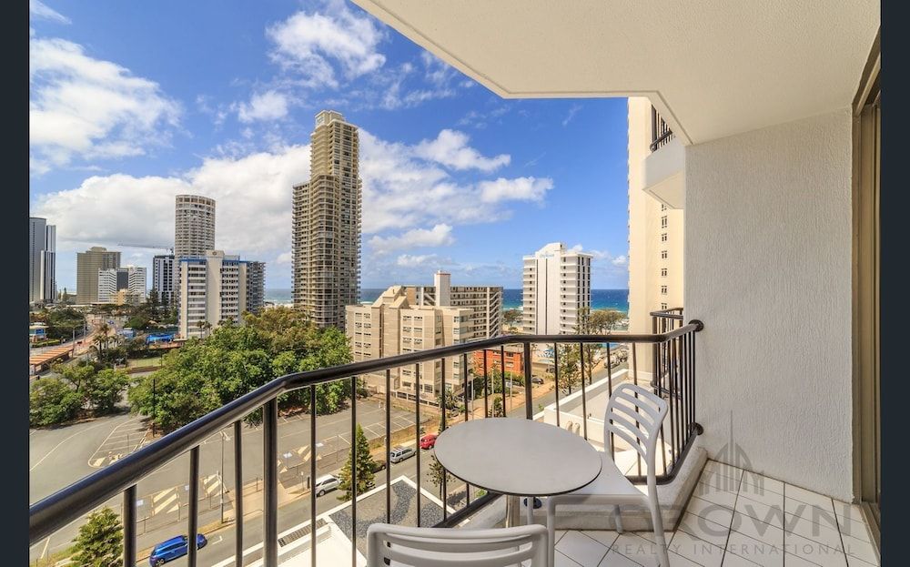 L7 Surfers Paradise Apartment Deluxe Quadruple Room 4