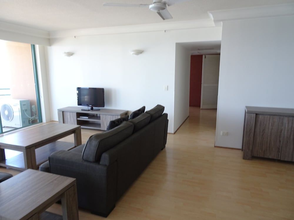 2 and 3 Bedroom Apartments within Crown Towers Apartment, 3 Bedrooms, Non Smoking, Ocean View 15