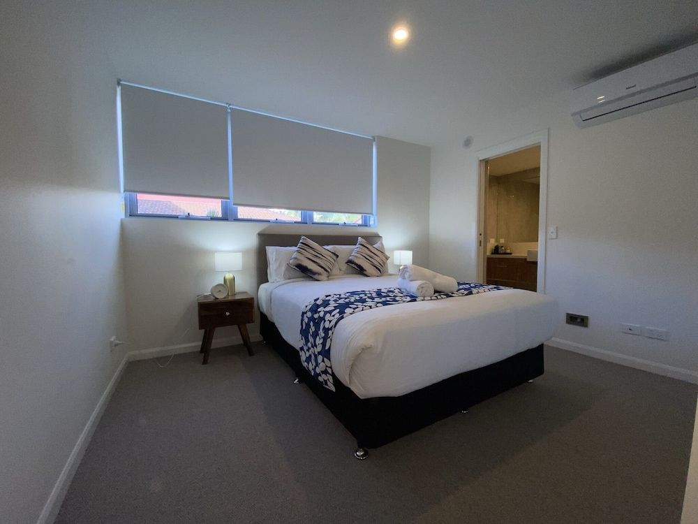 Serenity Surfers Paradise Family Apartment, 2 Bedrooms, Balcony 4