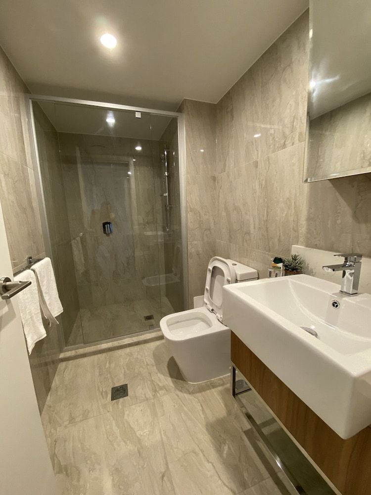 Serenity Surfers Paradise Family Apartment, 2 Bedrooms, Balcony 11