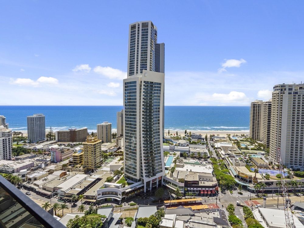 undefined Circle on Cavill - Coastal Letting 10