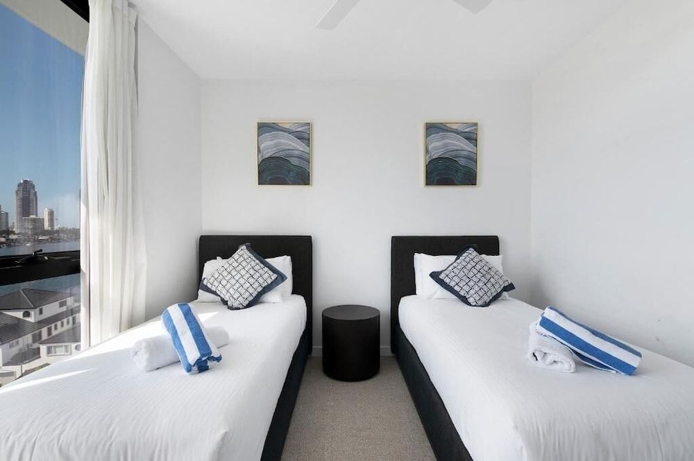 Lotus Resort Deluxe Apartment, Canal View 4