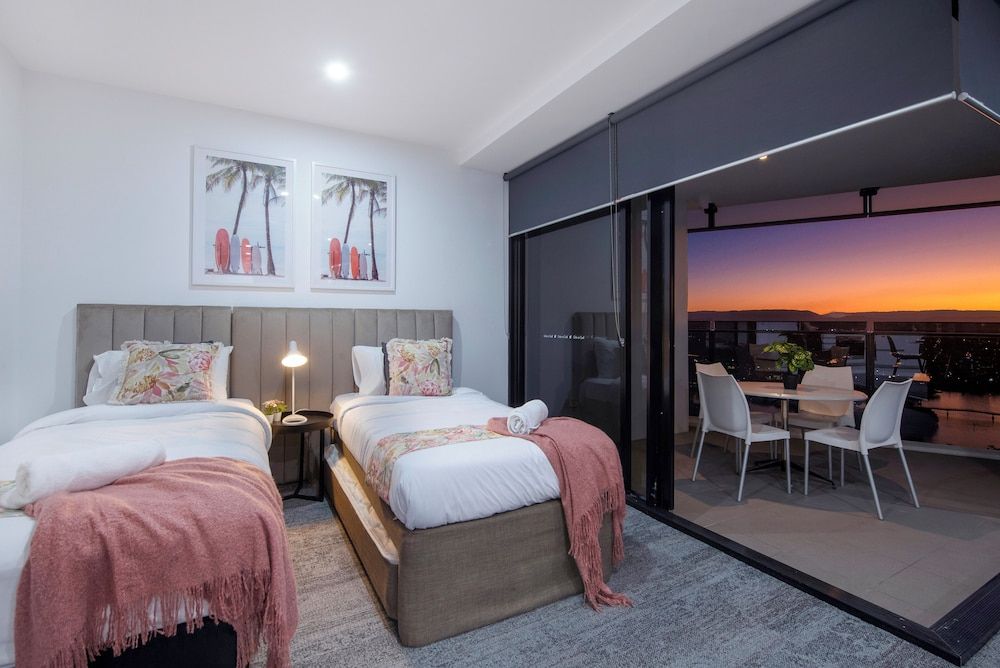 Circle on Cavill - Wow Stay 1 Bedroom plus Study - Hinterland View 5