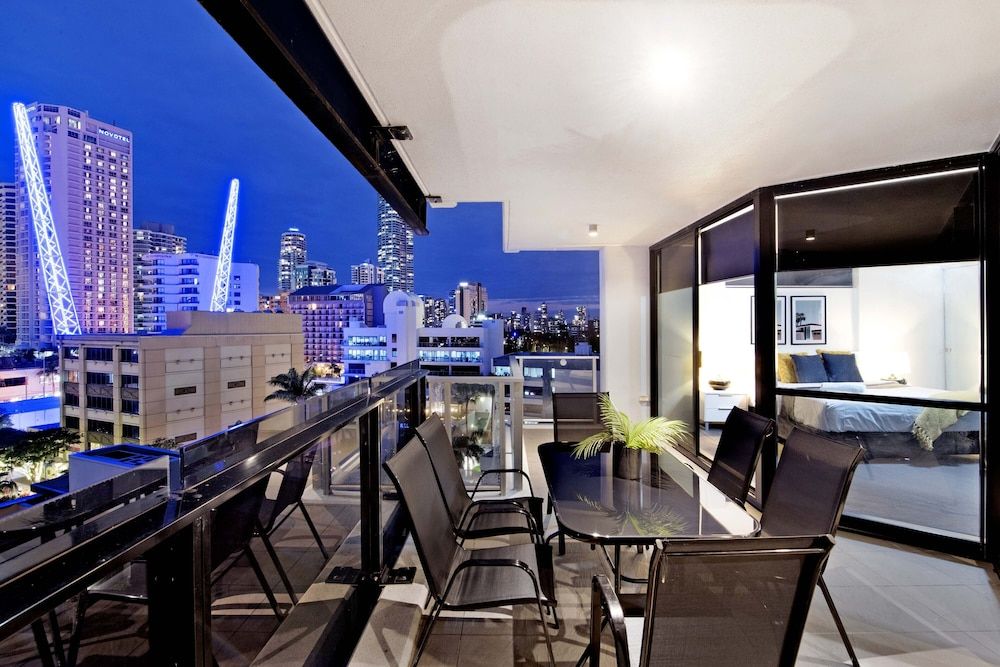 Circle on Cavill - Wow Stay 3 Bedroom 2 Bathroom Low Floor Apartment 6