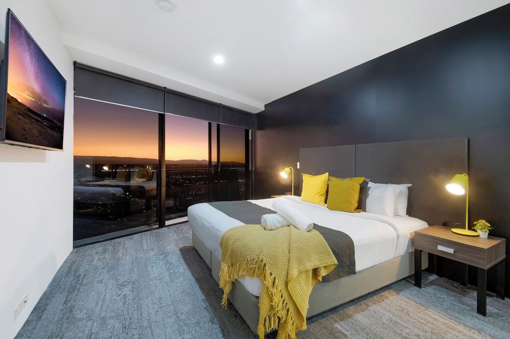 Circle on Cavill - Wow Stay 1 Bedroom plus Study - Hinterland View 2