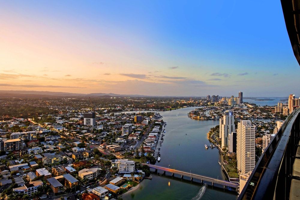 Circle on Cavill - Wow Stay 1 Bedroom plus Study - Hinterland View 13