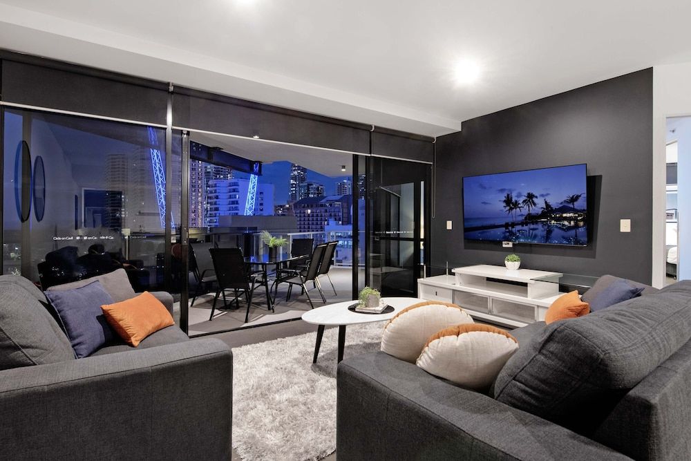 Circle on Cavill - Wow Stay 3 Bedroom 2 Bathroom Low Floor Apartment 10