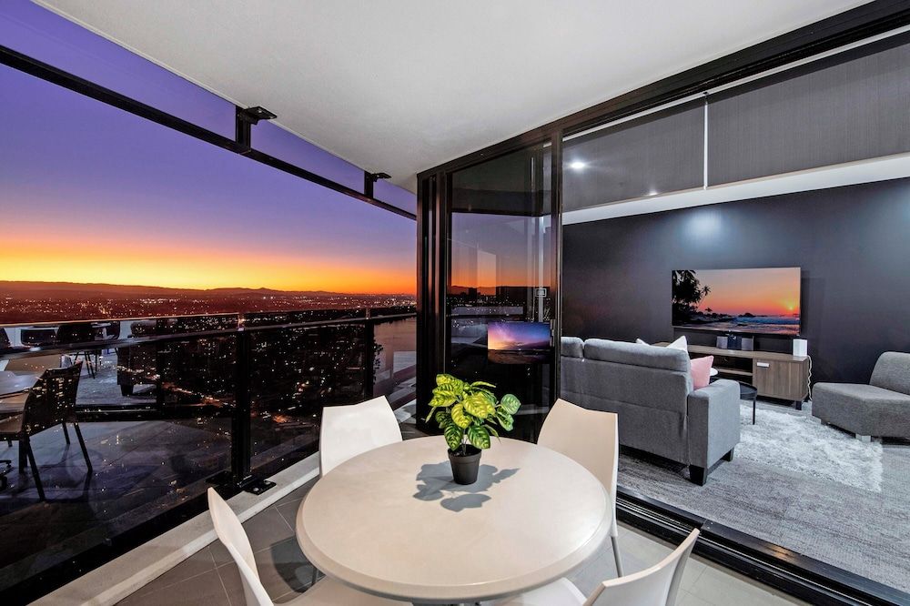 Circle on Cavill - Wow Stay 1 Bedroom plus Study - Hinterland View 8