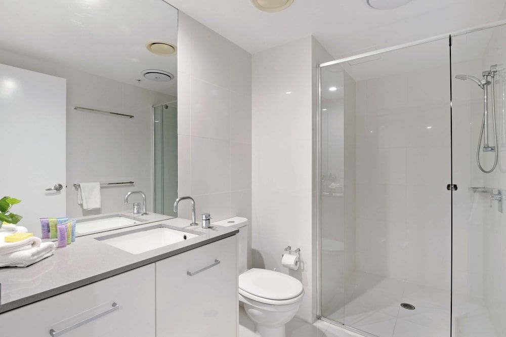 Circle on Cavill - Wow Stay 3 Bedroom 2 Bathroom Low Floor Apartment 7