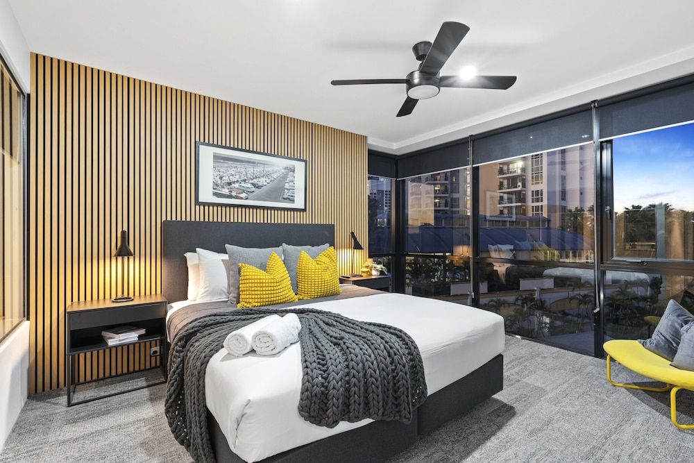 Deluxe 3 Bedroom 2 Bathroom Low Floor Apartment