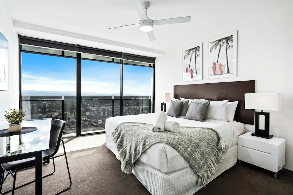 Circle on Cavill - Wow Stay 1 Bedroom plus Study - Hinterland View 3
