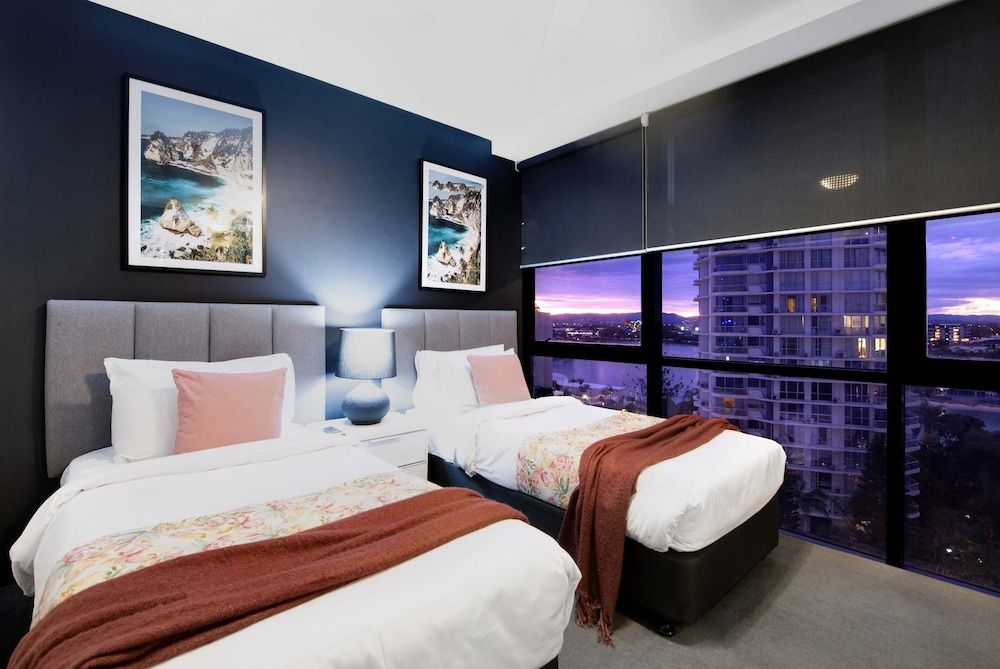 Circle on Cavill - Wow Stay 3 Bedroom 2 Bathroom Low Floor Apartment 4