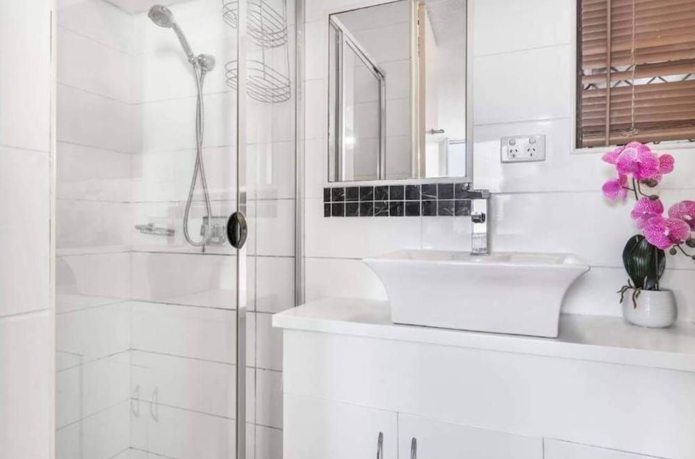 undefined Surfers Paradise Retreat With Free Parking 7