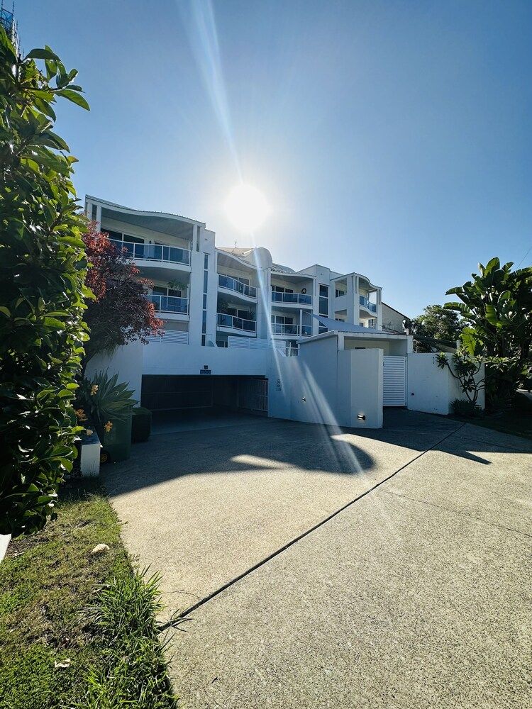 undefined Modern Apartment in Chevron Island 3