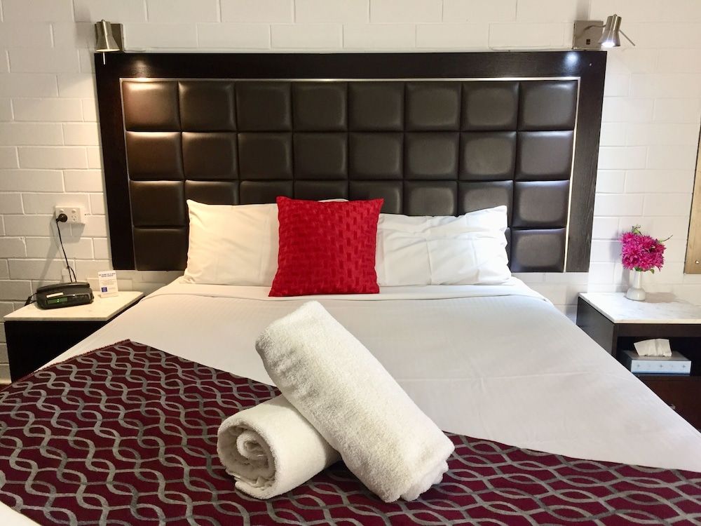 Pooraka Motor Inn Superior Queen Room 3