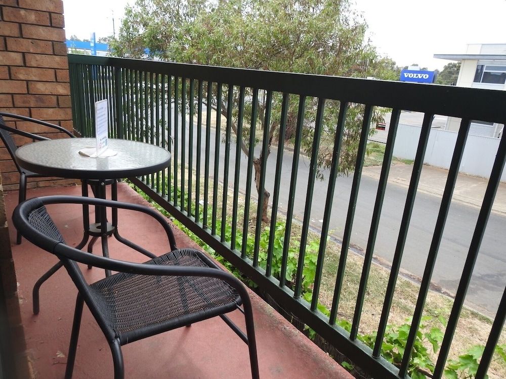 Pooraka Motor Inn Superior Queen Room 5