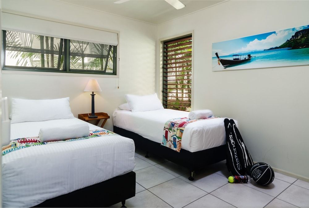 House, 3 Bedrooms, Beachside