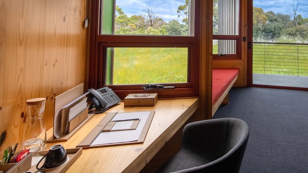 Iron Creek Bay Estate Pavilion Bay Room 3