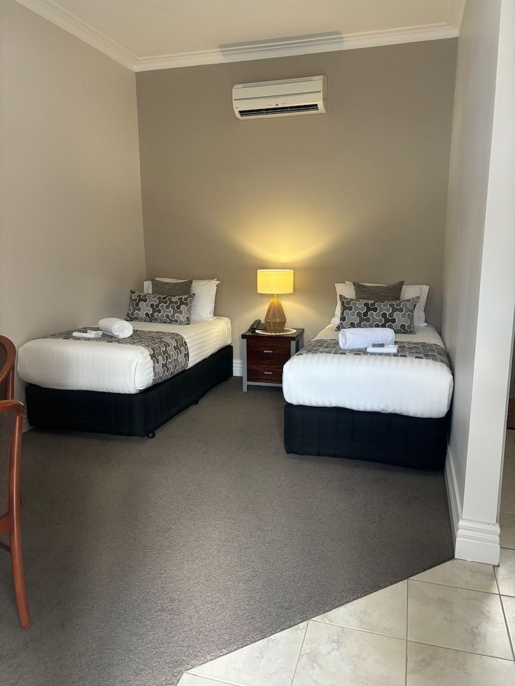 Silver Haven Motor Inn Superior Room, Non Smoking (Superior Twin Room) 3