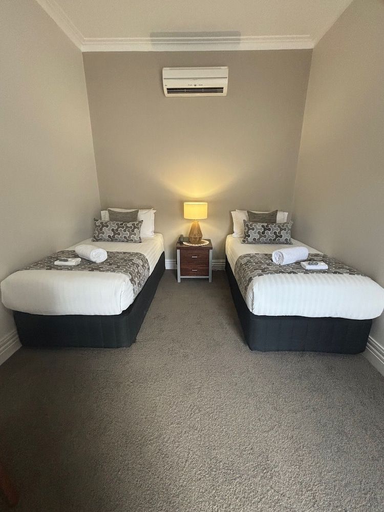 Silver Haven Motor Inn Superior Room, Non Smoking (Superior Twin Room) 2