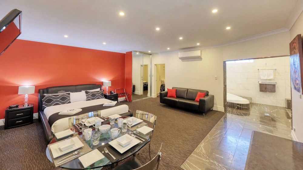 Silver Haven Motor Inn Superior Room, Non Smoking, Kitchenette (The Haven Room) 8