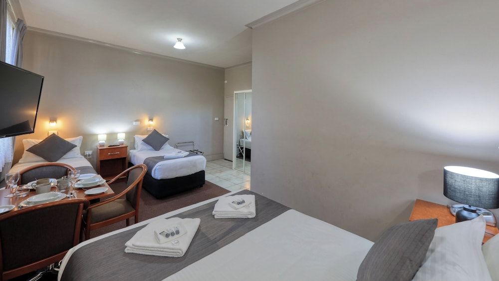 Family Room, Multiple Beds, Non Smoking (Superior Family Room)