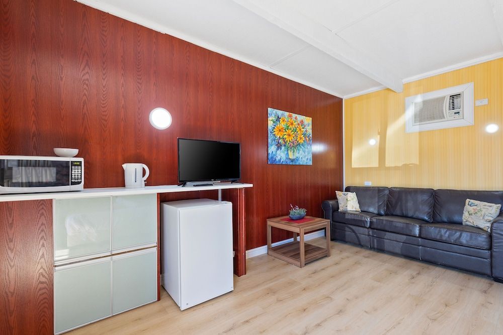 Albion Hotel Motel Standard Double Room, Ensuite 18