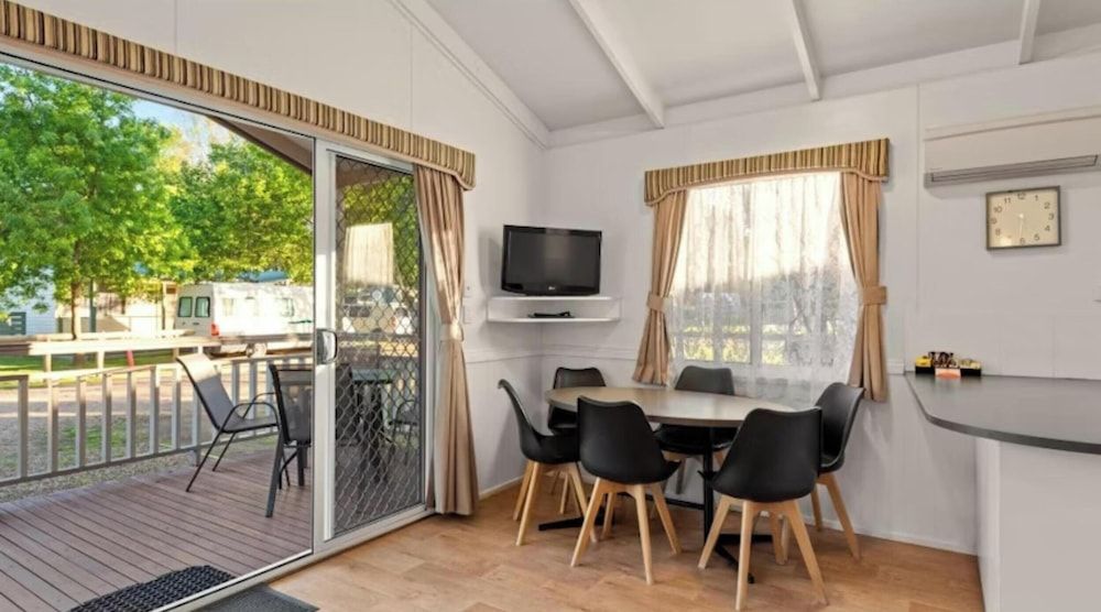 Discovery Parks - Mount Buffalo Superior 2 Bedroom Cabin - Sleeps 6 6