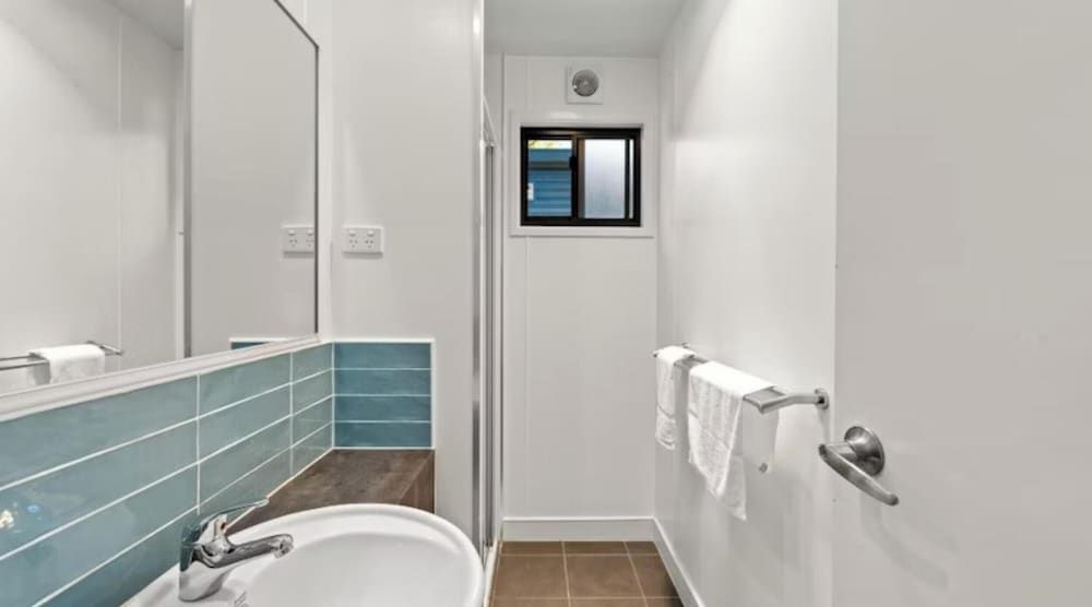 Discovery Parks - Mount Buffalo Deluxe 2 Bedroom Cabin - Sleeps 5 5