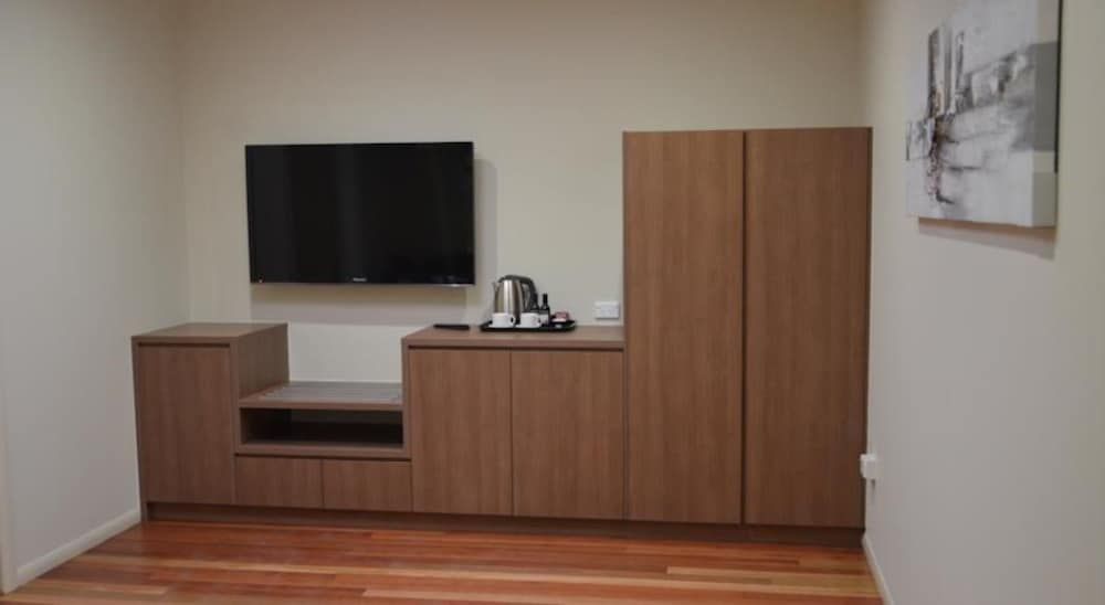 Standard Room (King Disabled Room)
