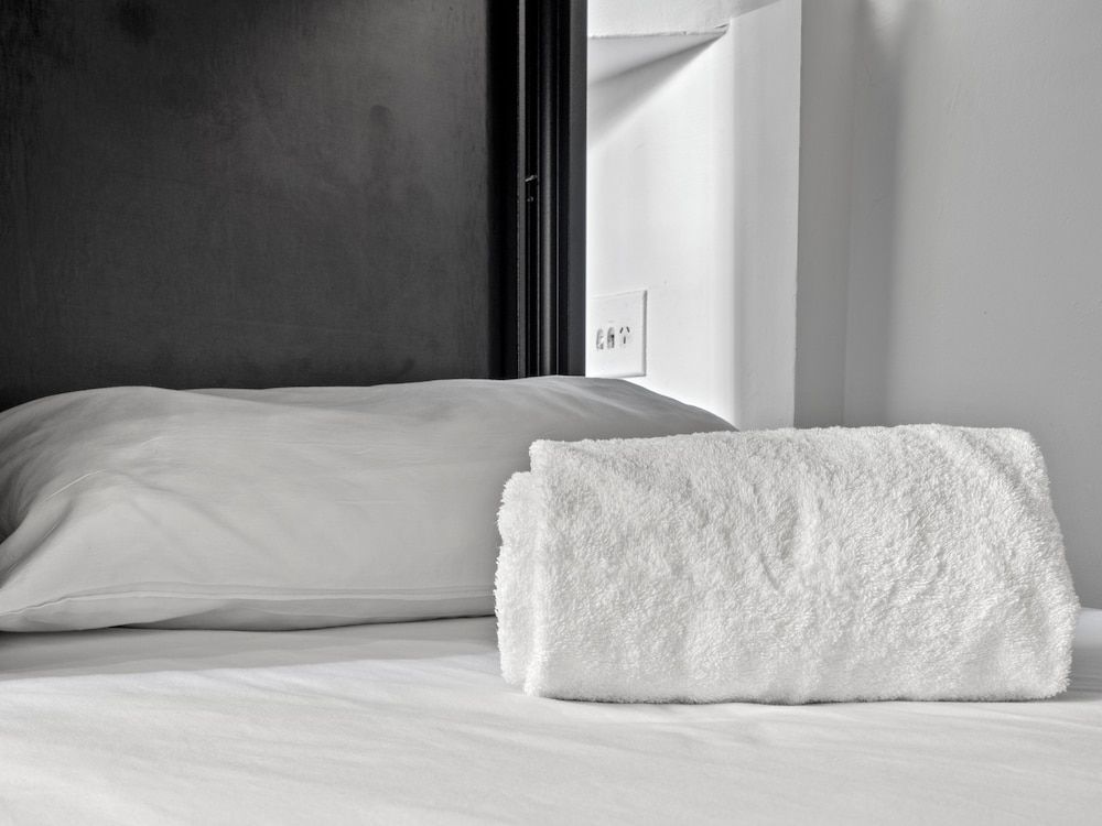 MIXED POD TWIN ROOM HARBOUR VIEW