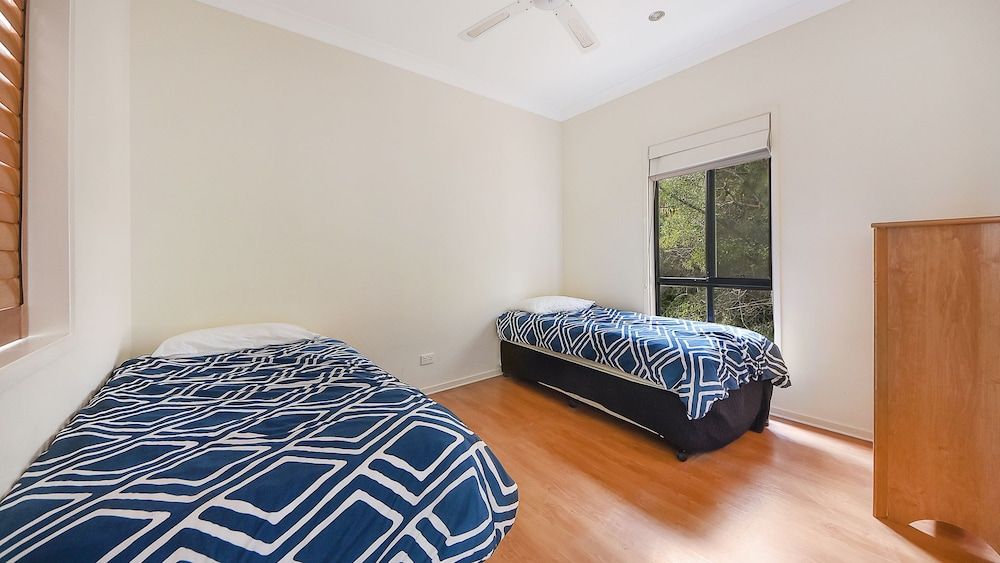 House, 6 Bedrooms