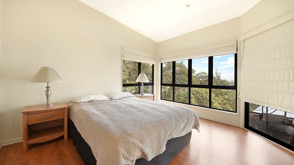 House, 6 Bedrooms