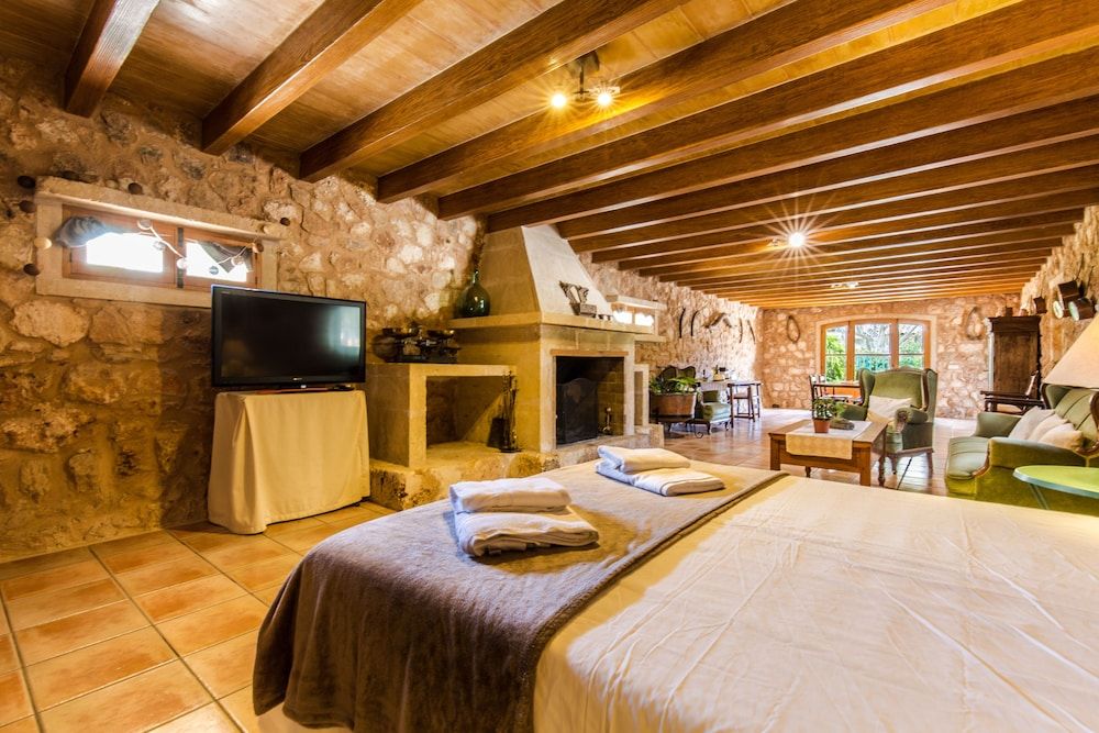 Superior Studio (Menorca)