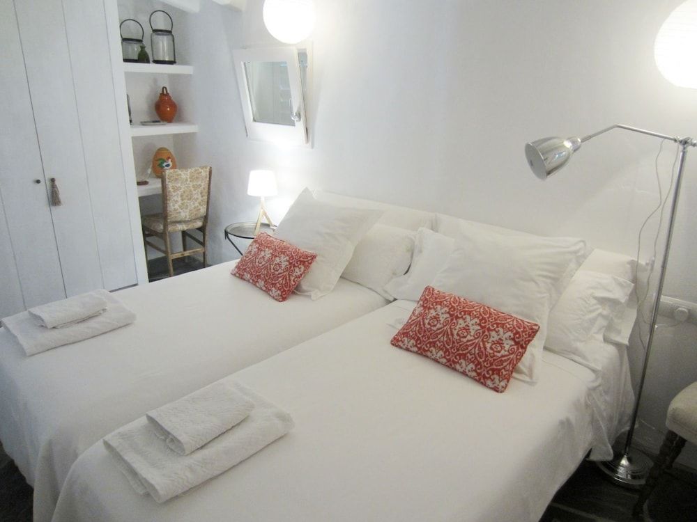 House, 2 Bedrooms, Private Pool, Sea View
