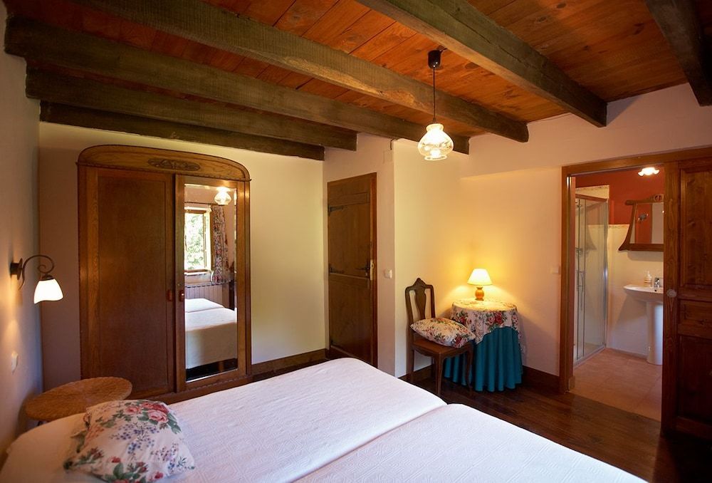 Double or Twin Room (II)