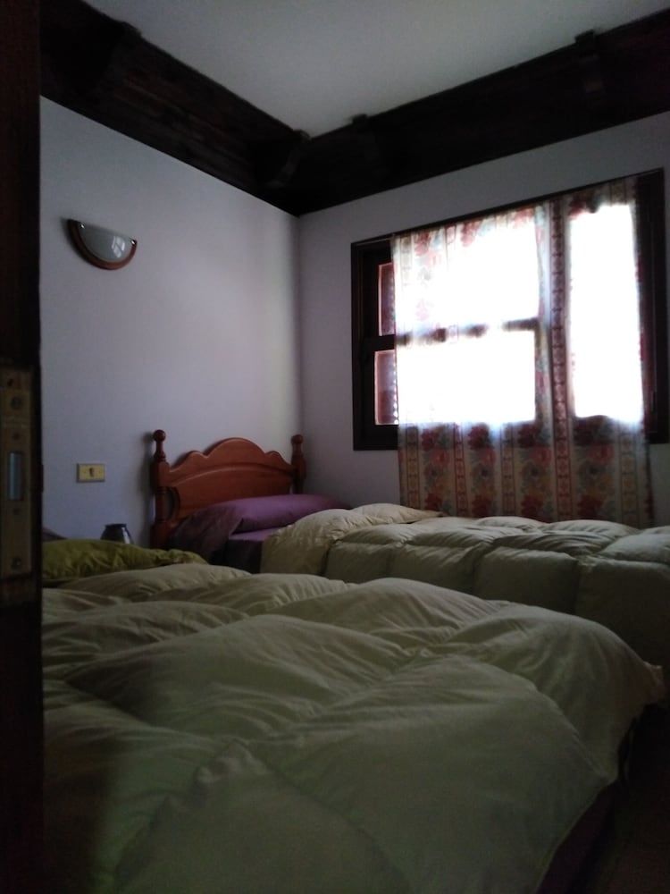Basic Single Room (3)